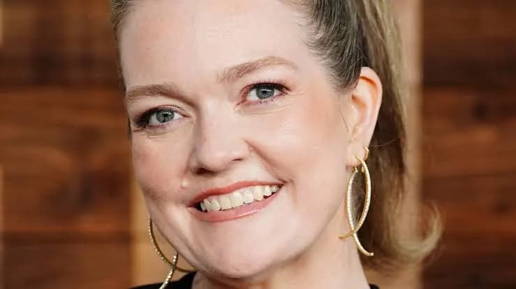 Colleen Hoover